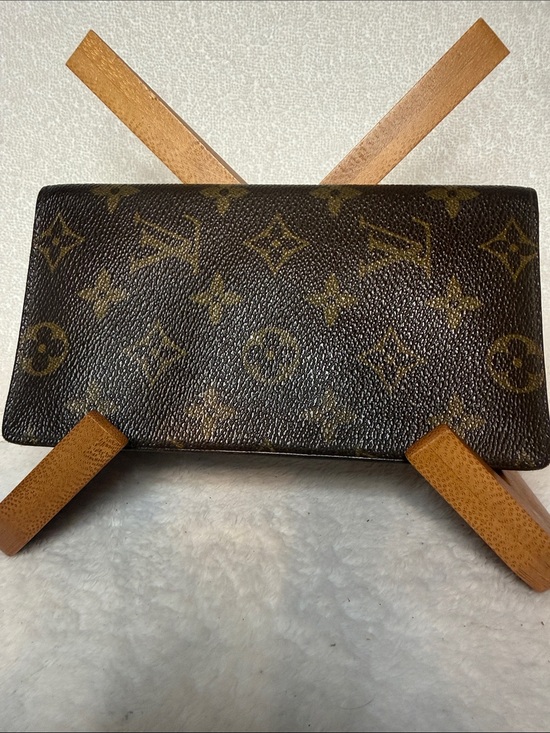 Louis Vuitton Handbags - Louis Vuitton Brown Monogram Canvas Clutch Wallet